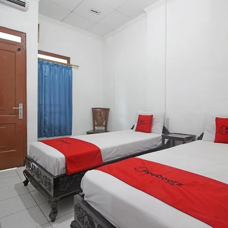 יוגיאקרטה Reddoorz Plus @ Taman Siswa 3 מראה חיצוני תמונה