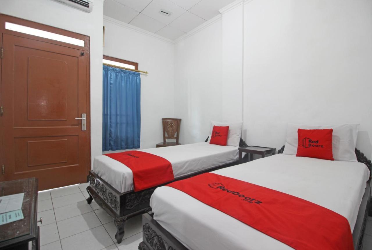 יוגיאקרטה Reddoorz Plus @ Taman Siswa 3 מראה חיצוני תמונה