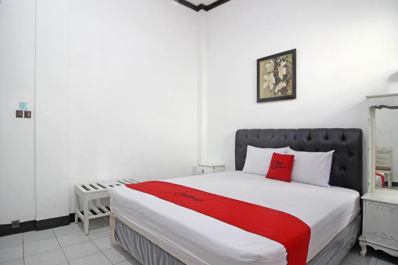 יוגיאקרטה Reddoorz Plus @ Taman Siswa 3 מראה חיצוני תמונה